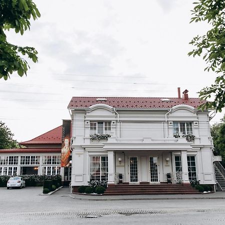 Hotel Aristocrat Çernivtsi Dış mekan fotoğraf
