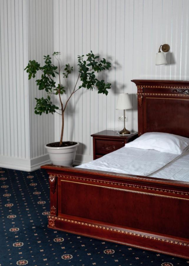 Hotel Aristocrat Çernivtsi Dış mekan fotoğraf
