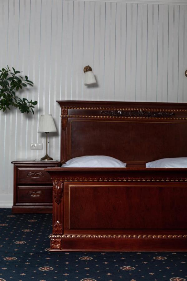 Hotel Aristocrat Çernivtsi Dış mekan fotoğraf
