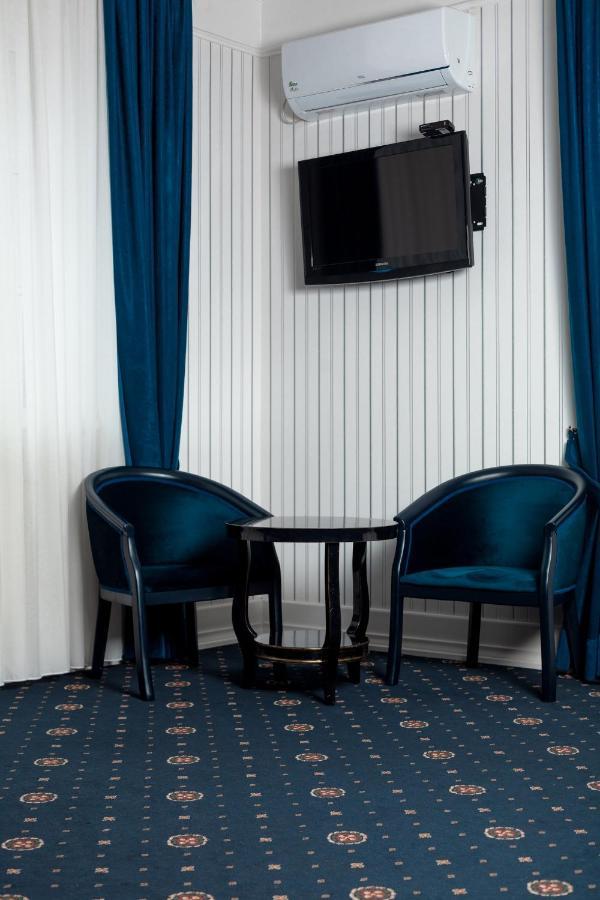 Hotel Aristocrat Çernivtsi Dış mekan fotoğraf