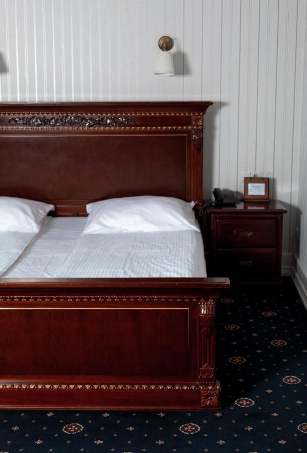 Hotel Aristocrat Çernivtsi Dış mekan fotoğraf