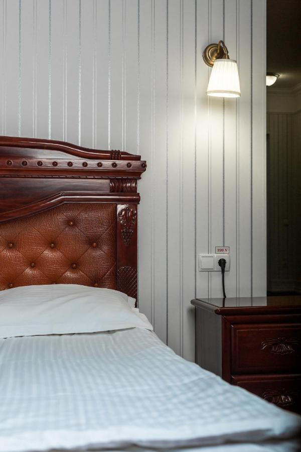 Hotel Aristocrat Çernivtsi Dış mekan fotoğraf
