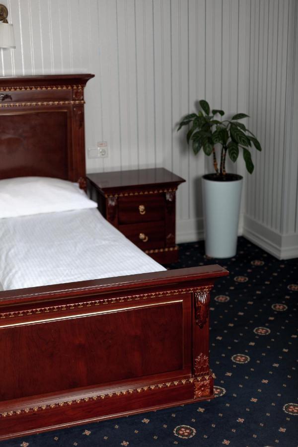 Hotel Aristocrat Çernivtsi Dış mekan fotoğraf
