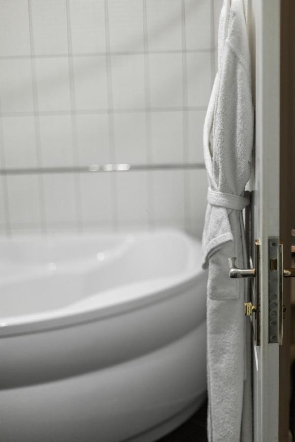 Hotel Aristocrat Çernivtsi Dış mekan fotoğraf