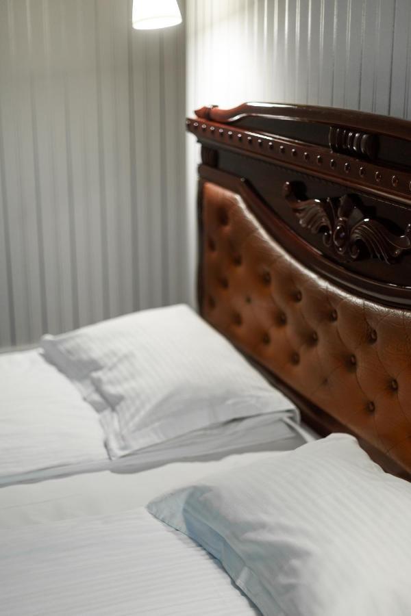 Hotel Aristocrat Çernivtsi Dış mekan fotoğraf