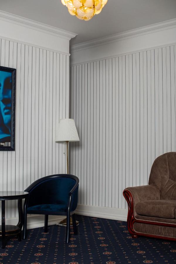 Hotel Aristocrat Çernivtsi Dış mekan fotoğraf