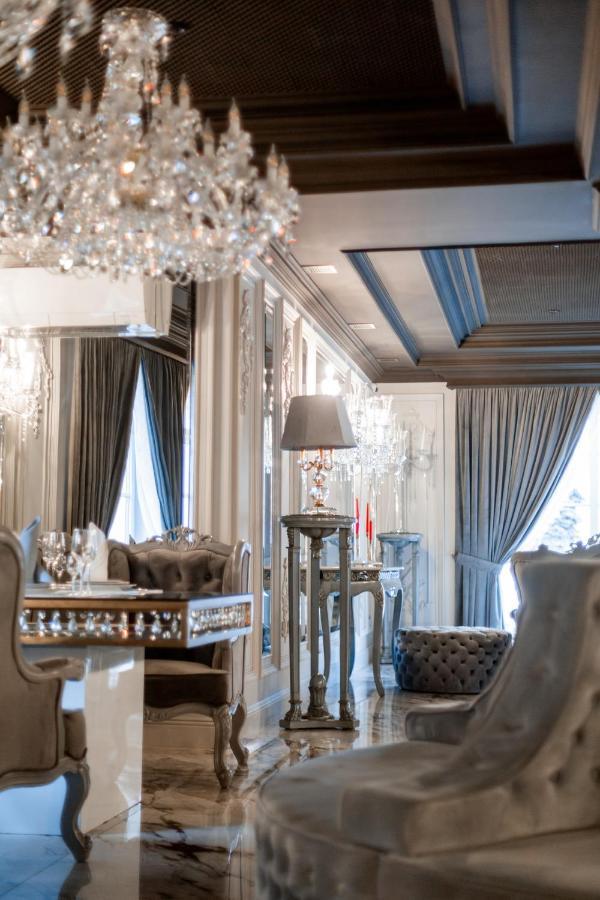Hotel Aristocrat Çernivtsi Dış mekan fotoğraf