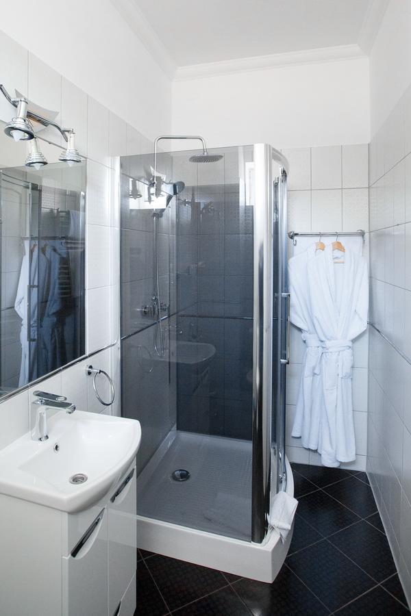 Hotel Aristocrat Çernivtsi Dış mekan fotoğraf